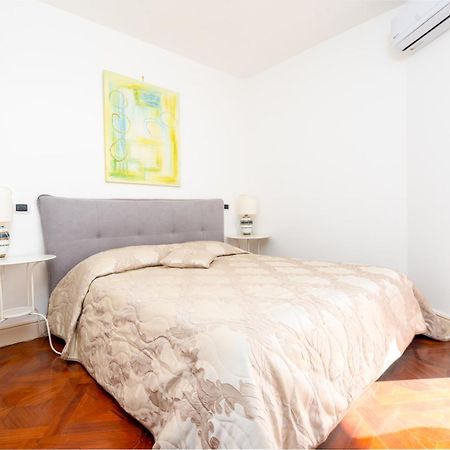 Perla Marina Sea View Apartment カターニア エクステリア 写真