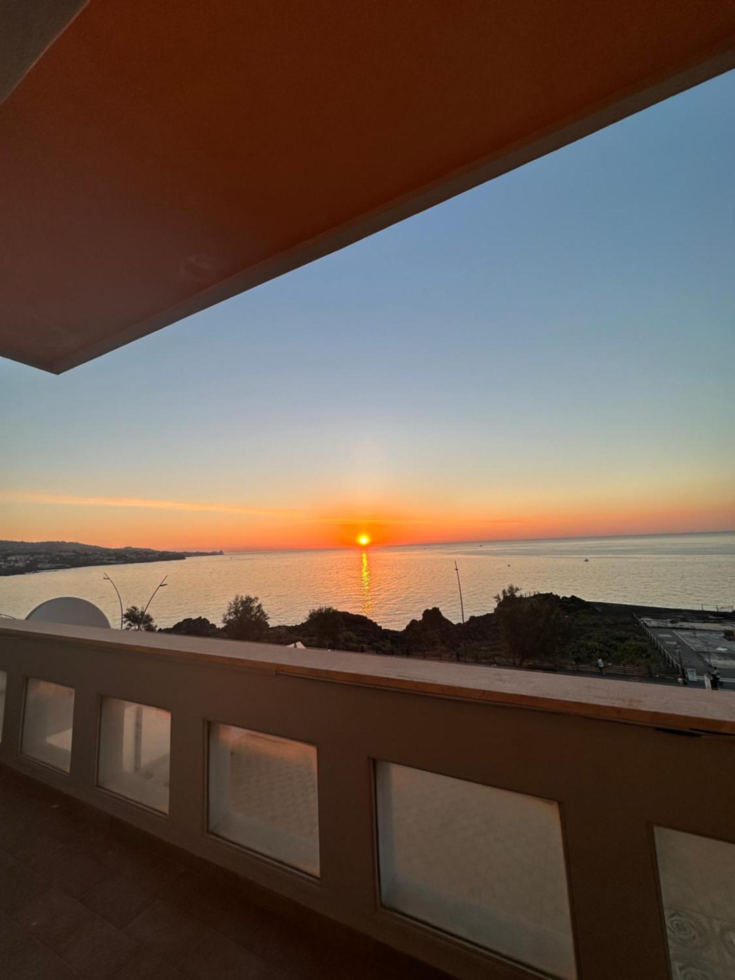 Perla Marina Sea View Apartment カターニア エクステリア 写真