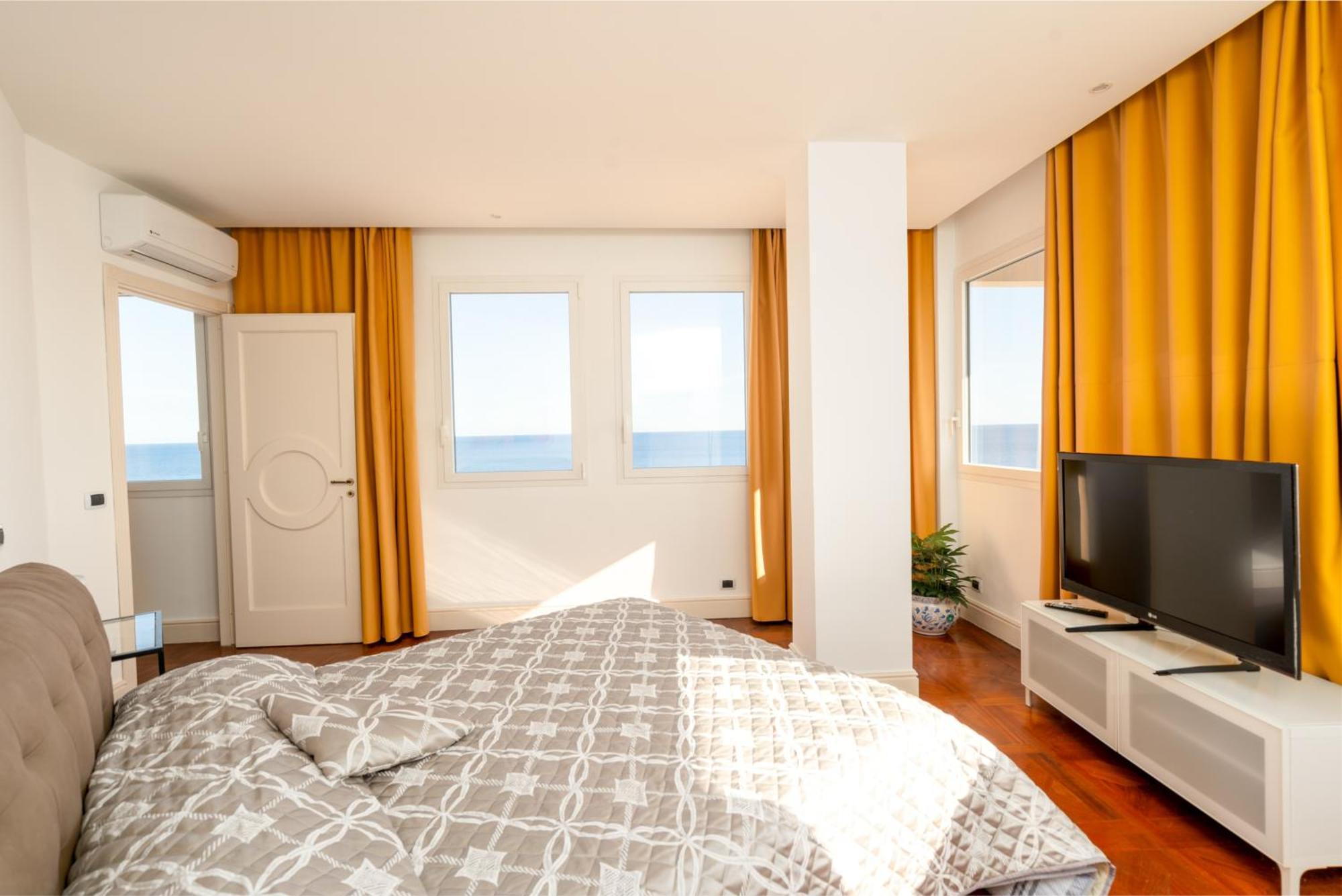 Perla Marina Sea View Apartment カターニア エクステリア 写真