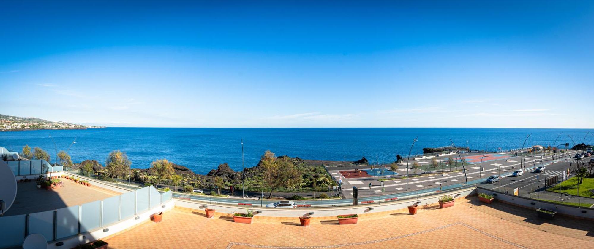 Perla Marina Sea View Apartment カターニア エクステリア 写真
